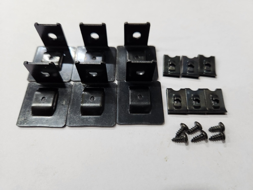 [KIT SUPP.EXPL-1] EXPLORER CASES KIT SUPP.EXPL-1 1 Metal Bracket with 1 Screw Kit (1 Pair Only) for all Explorer Cases (Except Case 1908), 0256