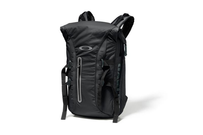 [92513-001] OAKLEY Motion 26 Pack Black 24503